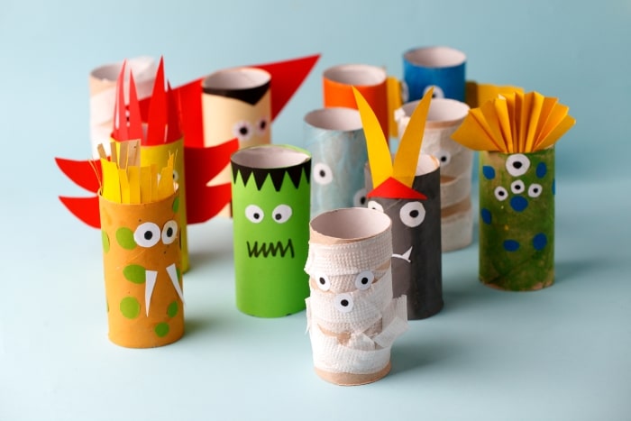 Kids craft out of empty toilet paper tubes.